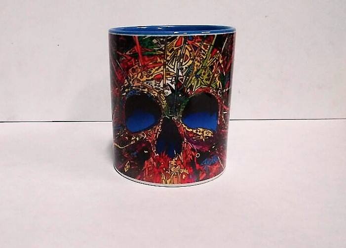 pocillos sublimado calavera Pocillo sublimado con técnica de sublimación con una calavera en su fondo